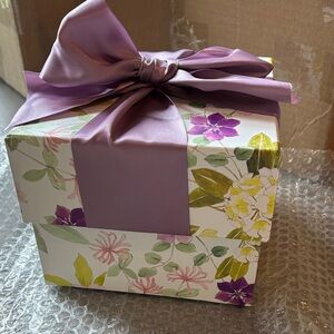 Lavender Floral Gift Box Bath & Body Set